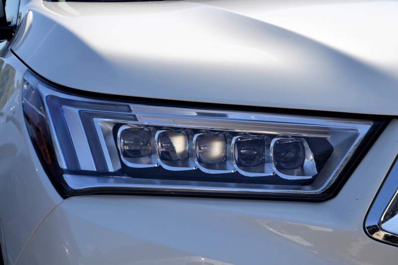 automobile-LES ARCS-min_acura-headlamp-2834131